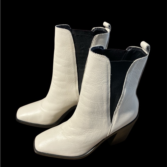 Marc Fisher Shoes - Marc Fisher Cream Heeled Boots Women’s size 5M